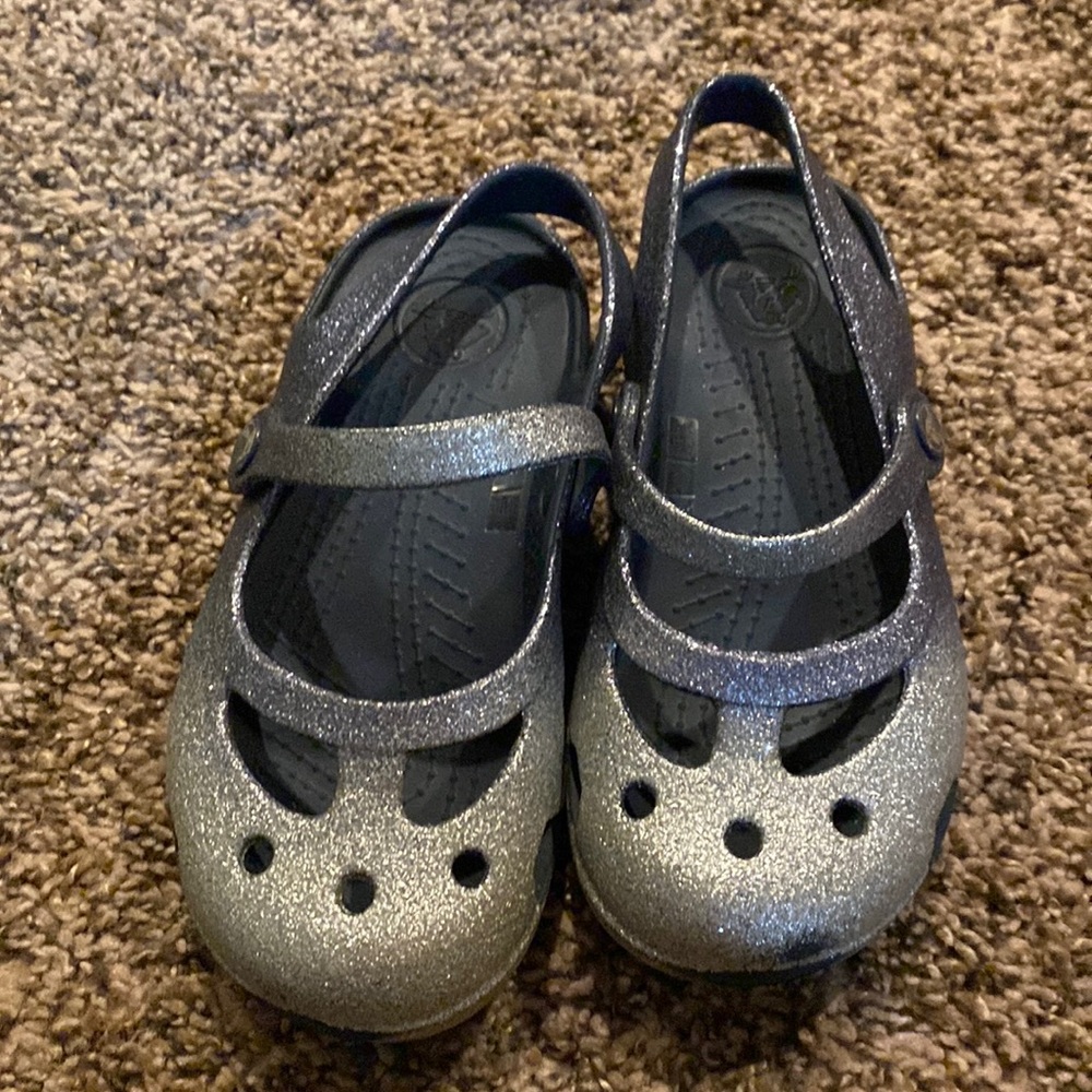Little girls crocs